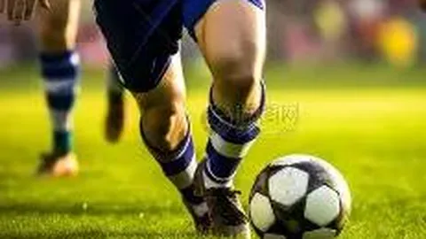 《维尼修斯VS阿隆索：皇马两将离别在即，西甲巅峰对决，抉择时刻来临！》