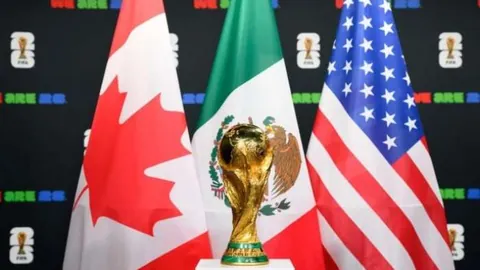 隆戈执掌米兰遭遇联赛下滑与欧冠出局，孔塞桑执教成绩惨淡