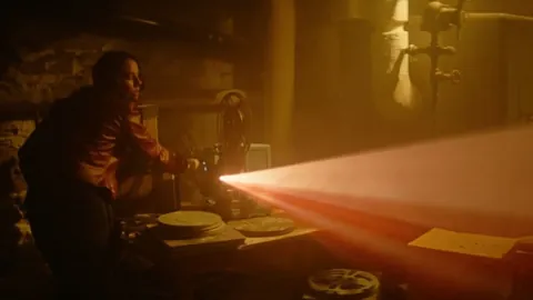 维尼修斯破门，莫拉塔前东家3-1逆转皇马